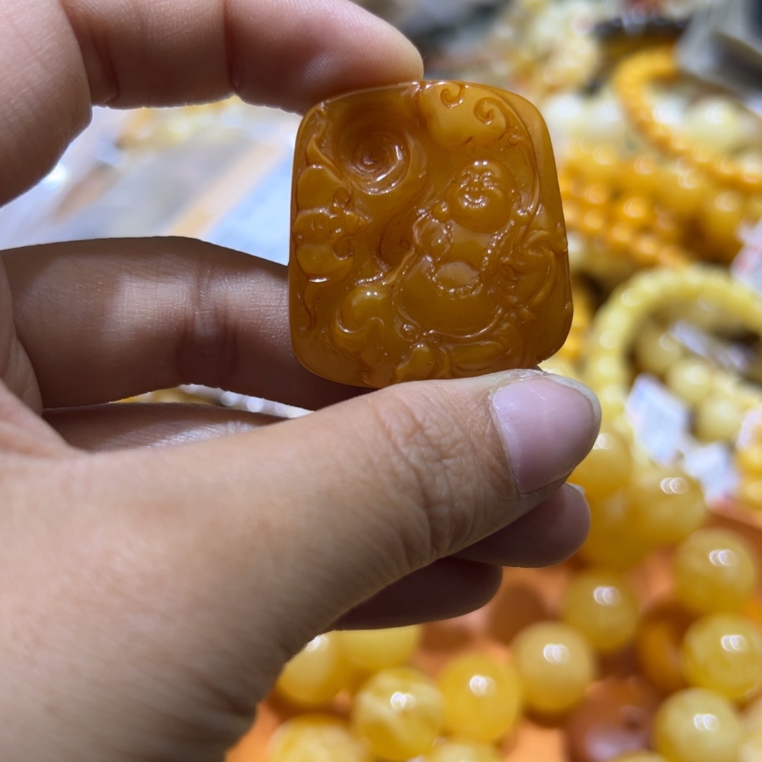 琥珀珠宝奇石未镶嵌