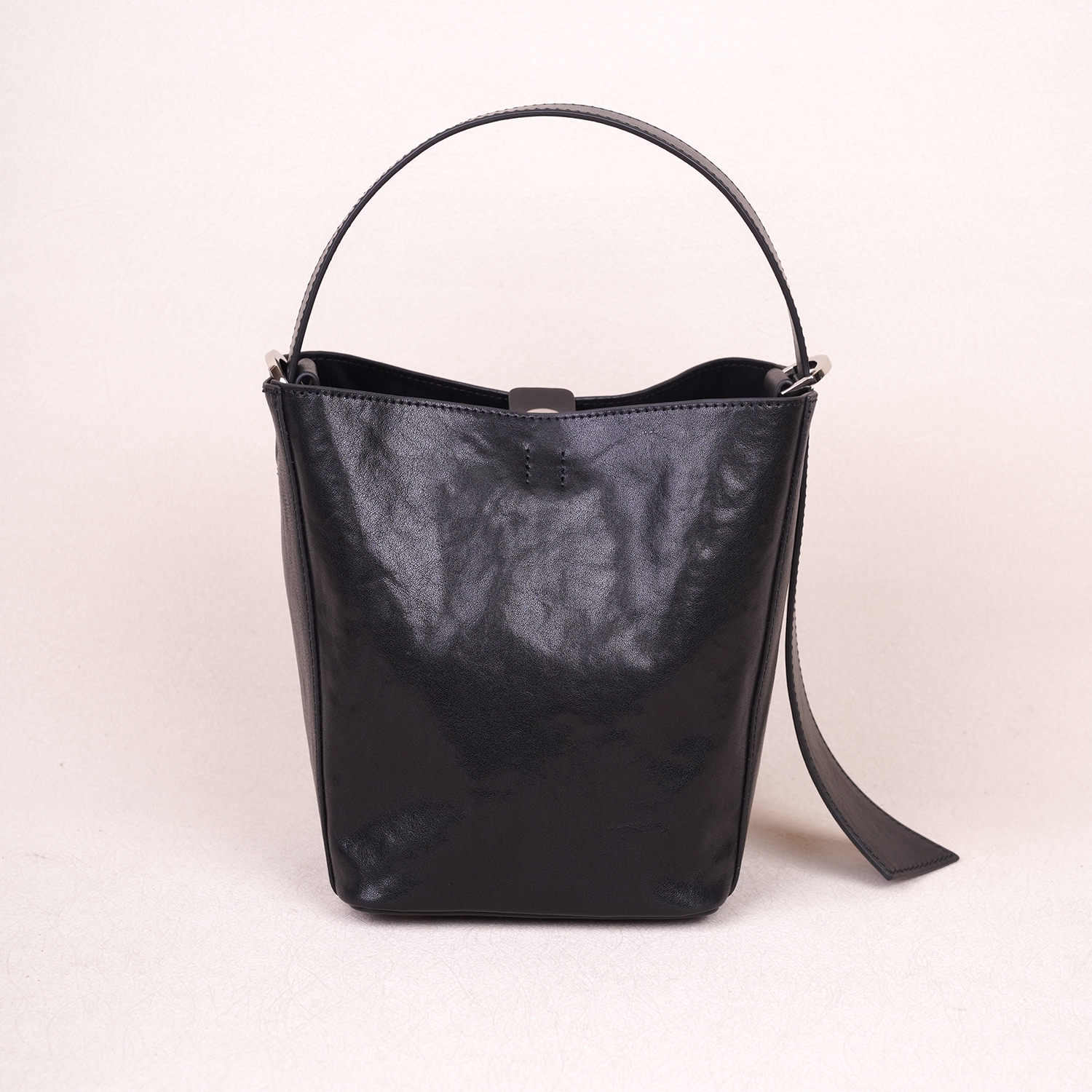 【闺宿】水晶植鞣头层牛皮单肩斜挎复古水桶包8503