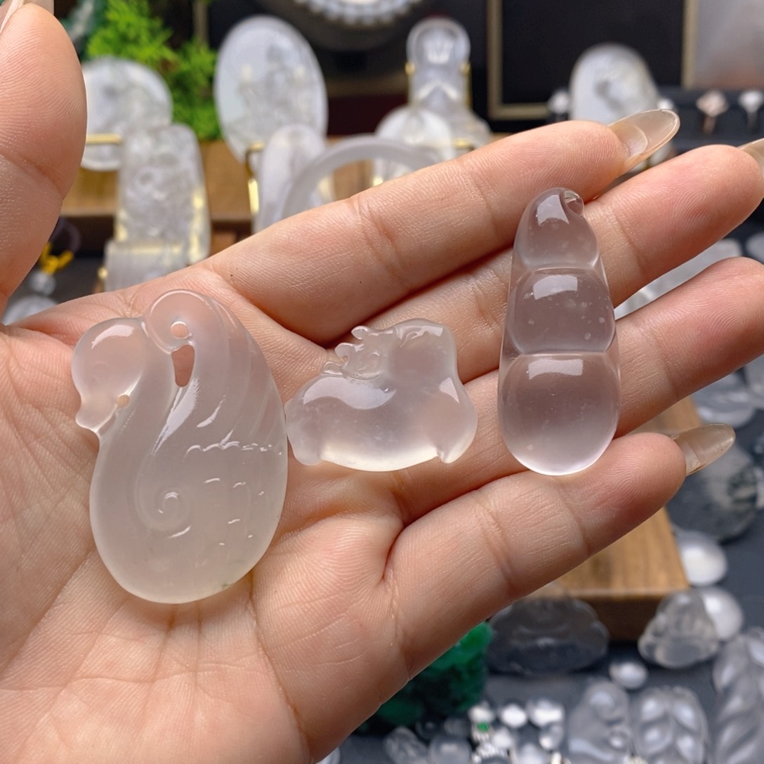 石英质玉颈饰未镶嵌?****?