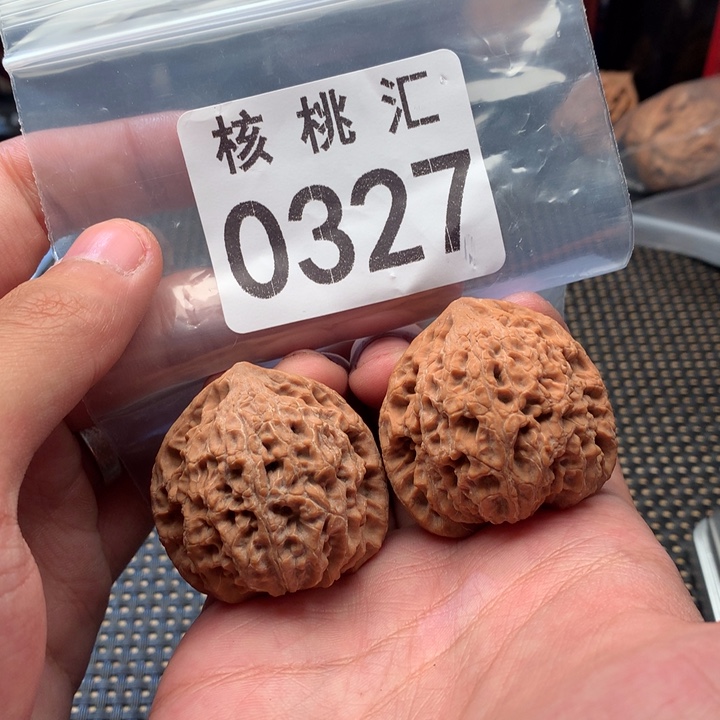 吊坠文玩核桃狮子毛