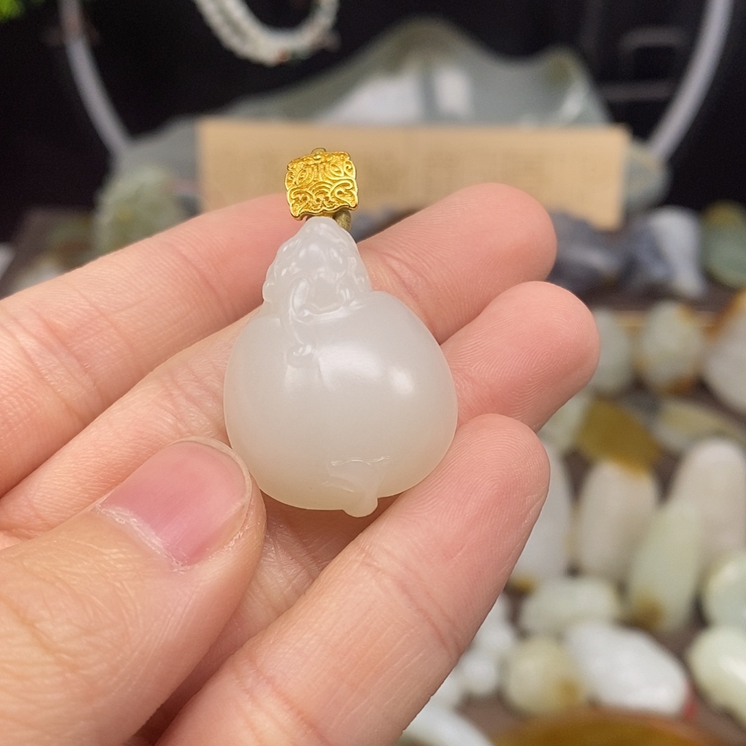 和田玉颈饰未镶嵌60