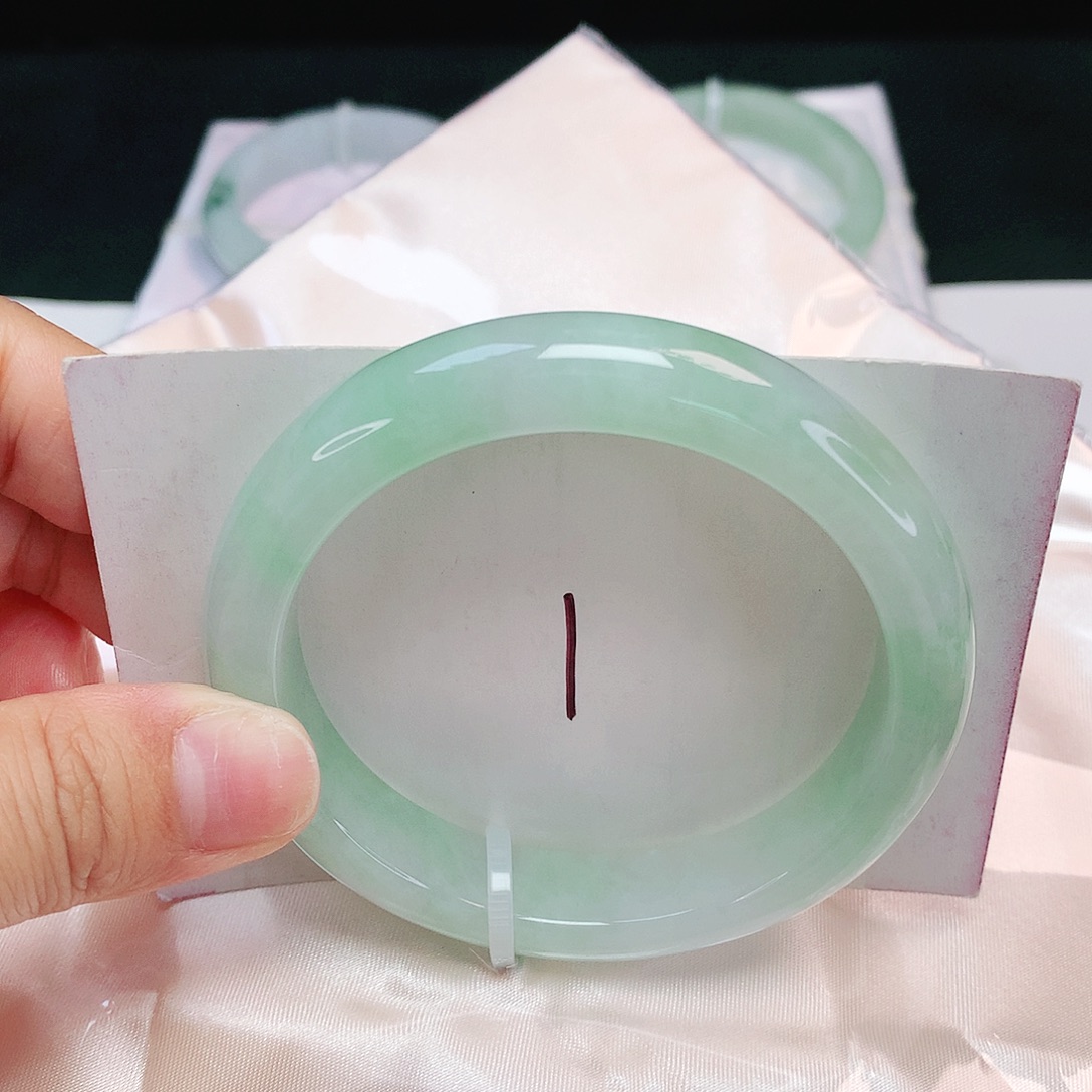 翡翠未镶嵌手镯正圈57