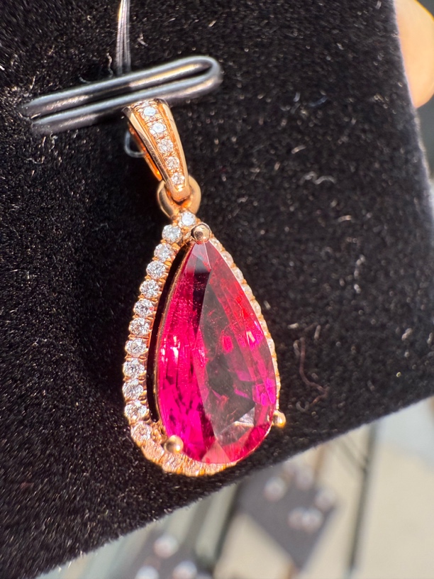 红碧玺吊坠18K金镶嵌