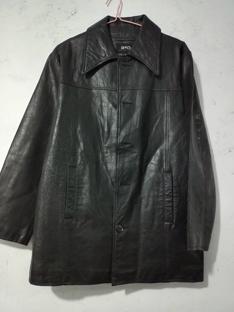 古着皮衣 瑕疵品有破损    不退不换   无运费险介意勿拍