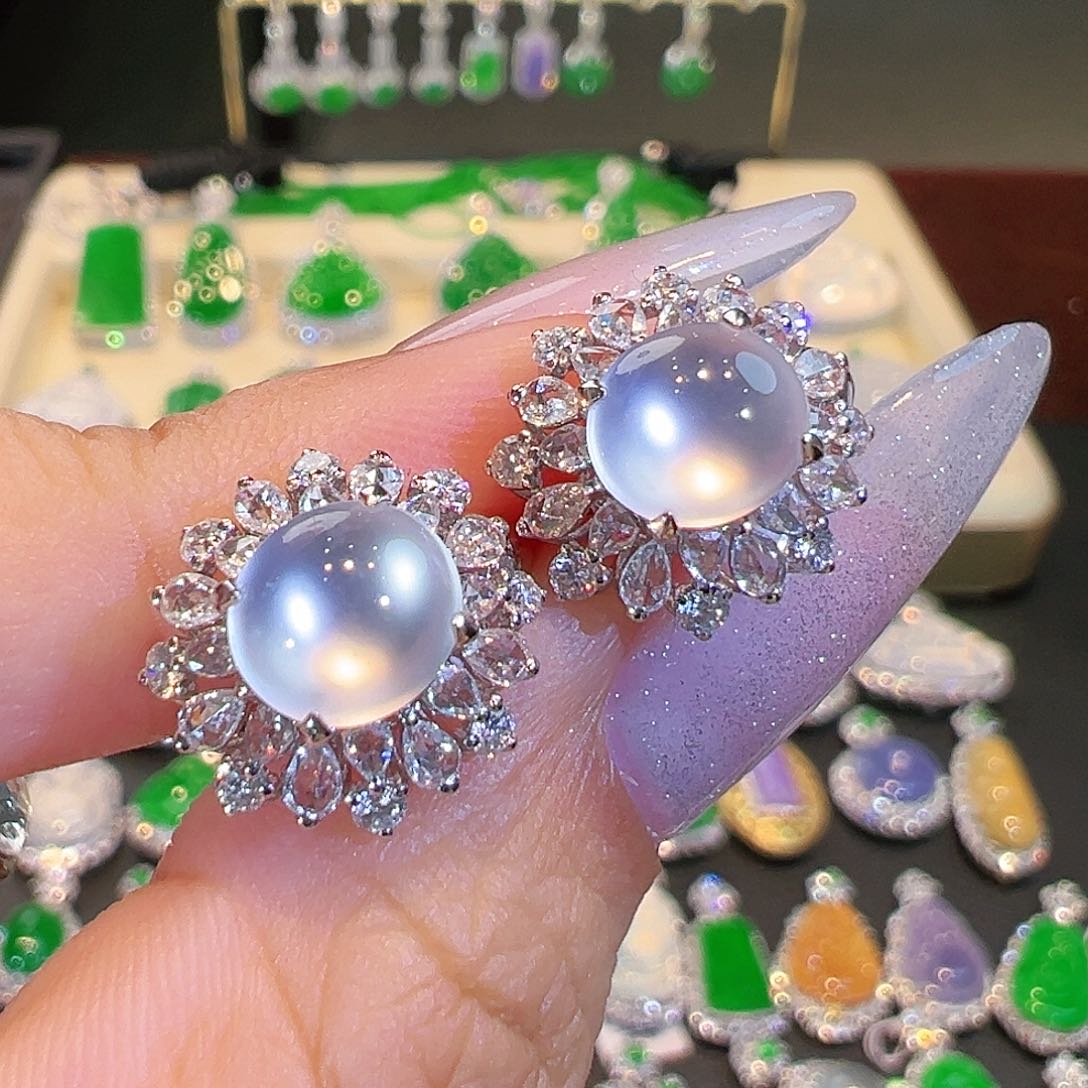 翡翠耳环18K金镶嵌翡翠