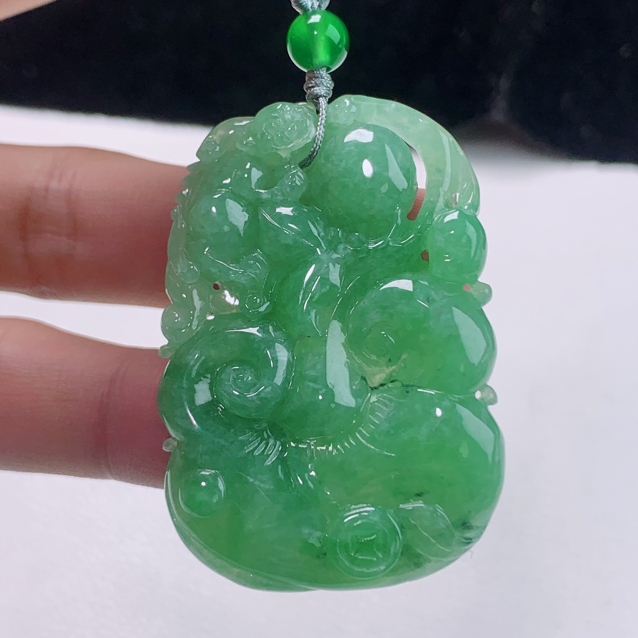 缅甸天然A货翡翠水润满绿复古如意灵猴献瑞吊坠冰阳绿
