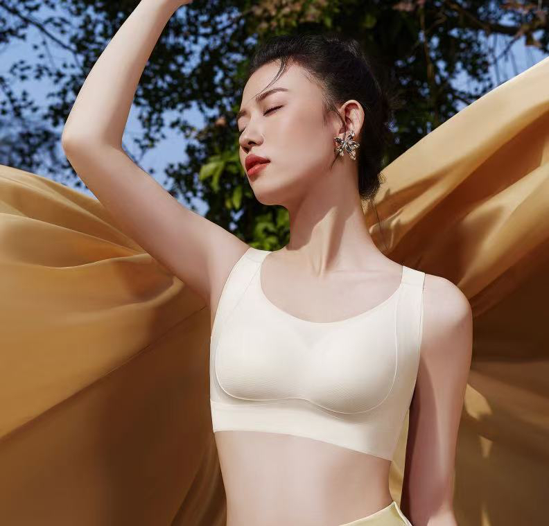 【塑拉女神】女性无痕内衣聚拢提拉防下垂收副乳软支撑美背设计