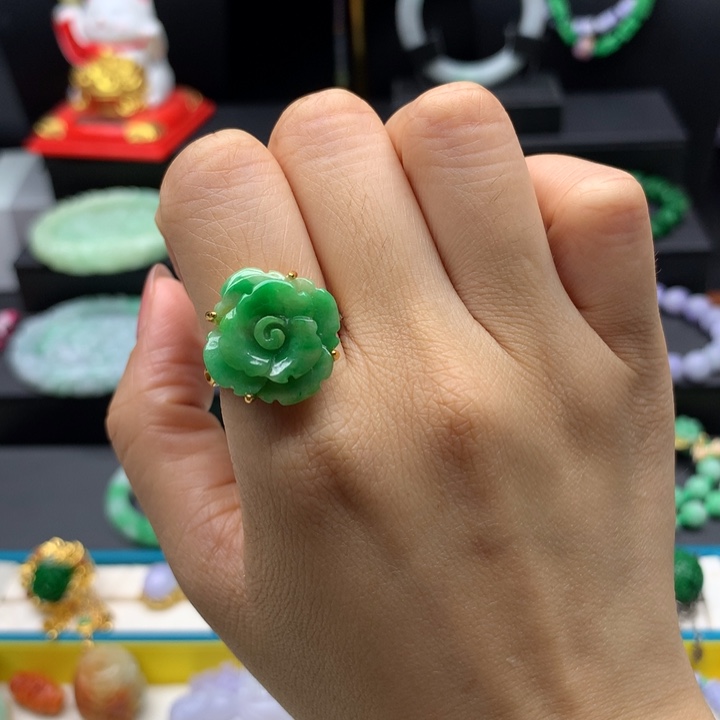 翡翠戒指未镶嵌翡翠花戒指