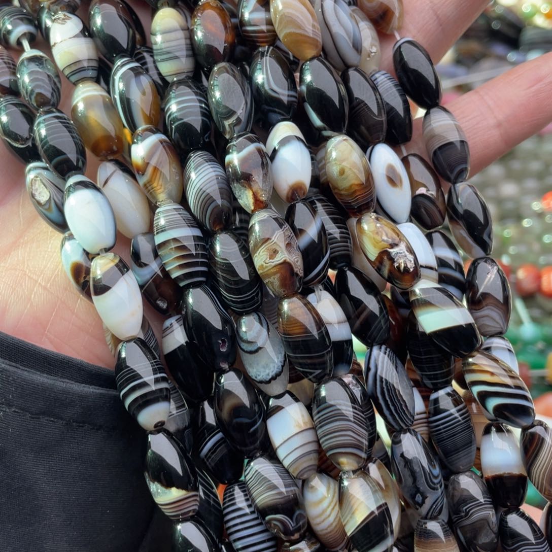 玛瑙/玉髓珠宝半成品未镶嵌一条装8*15左右蚕丝玛瑙桶珠