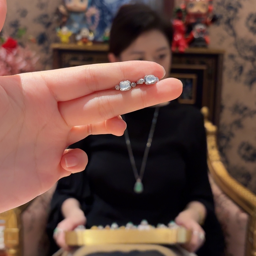 翡翠耳饰18K金镶嵌耳饰