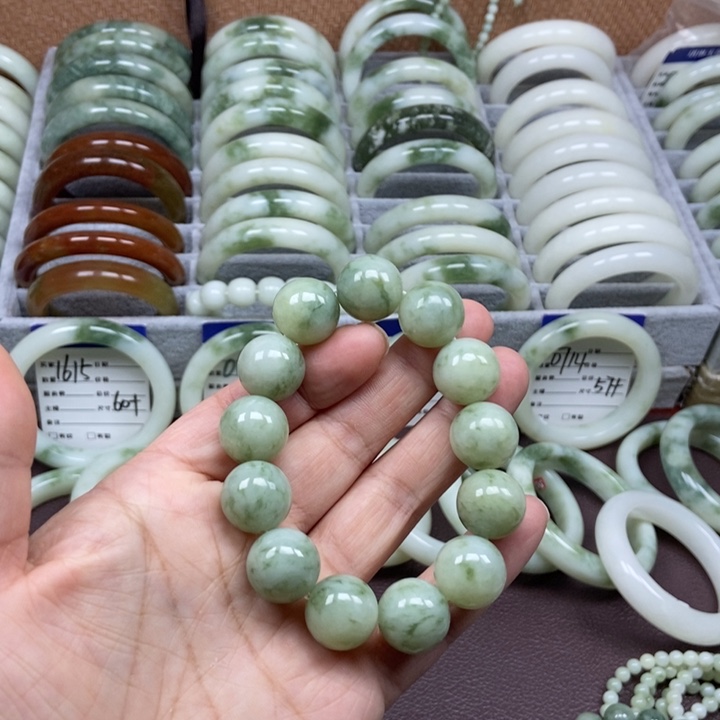 蛇纹石玉未镶嵌手链