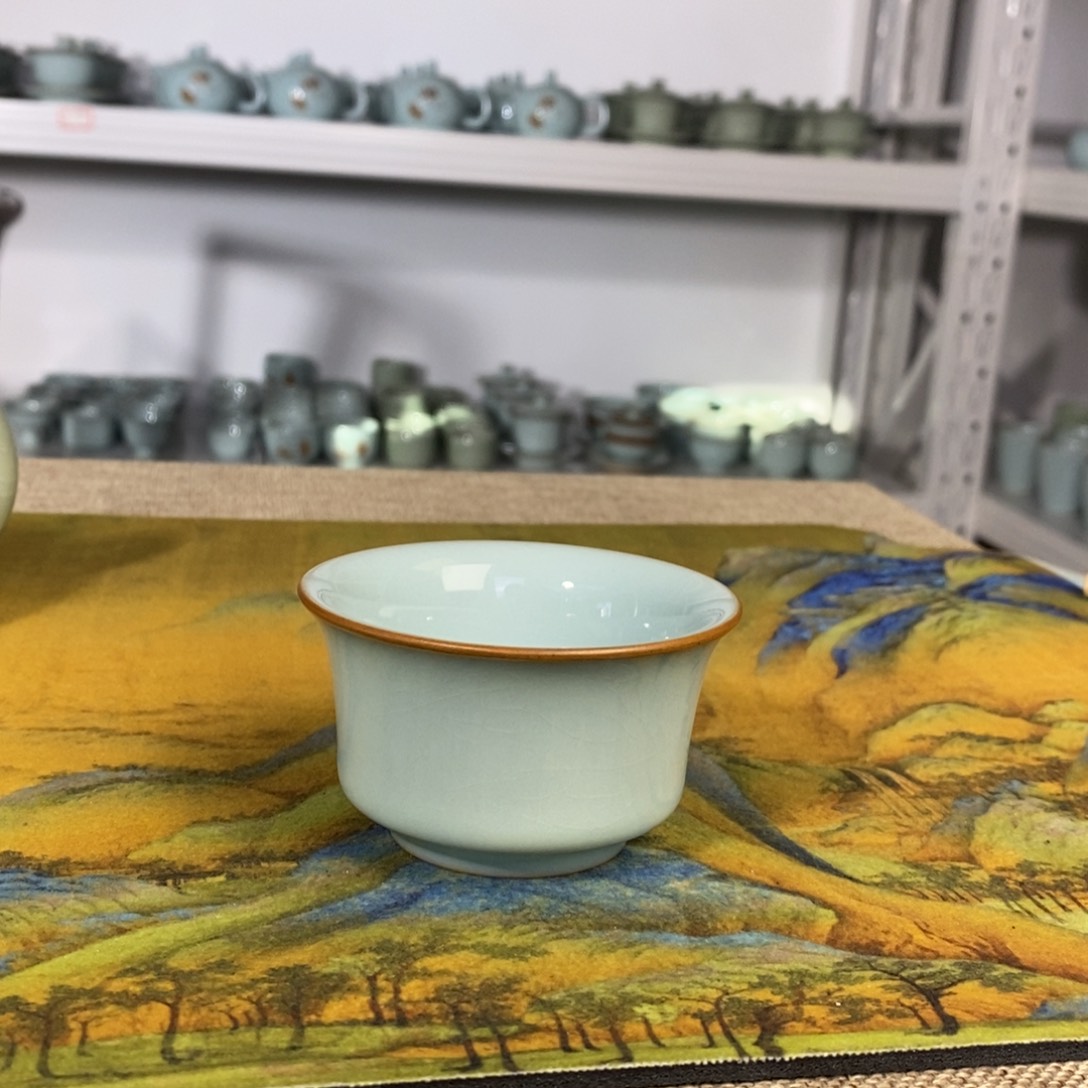 【闪购商品】天青马蹄主人杯微微瑕。。。。。。