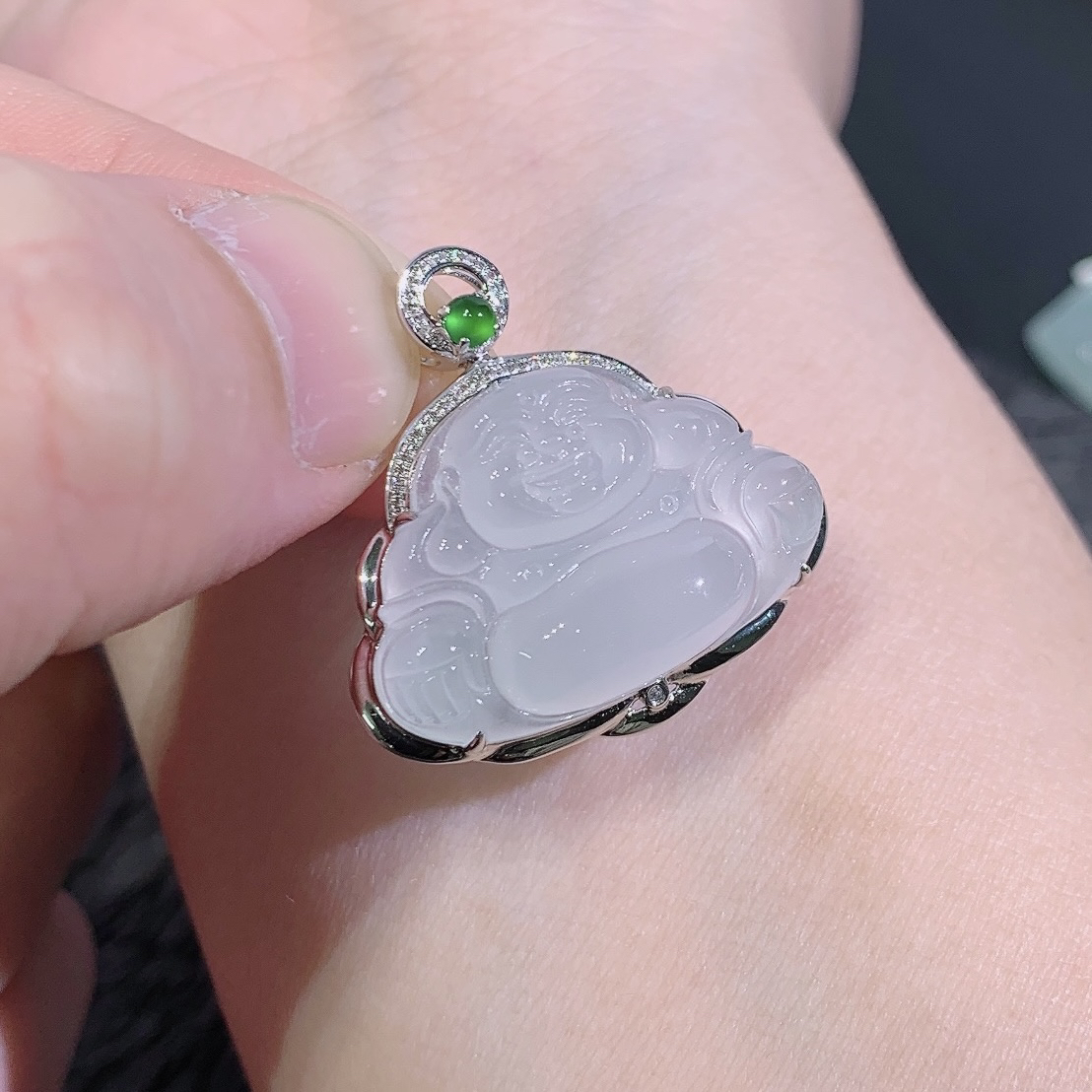 缅甸天然A货翡翠镶嵌18k金白月光老坑料冰种佛公吊坠冰透29×29×9