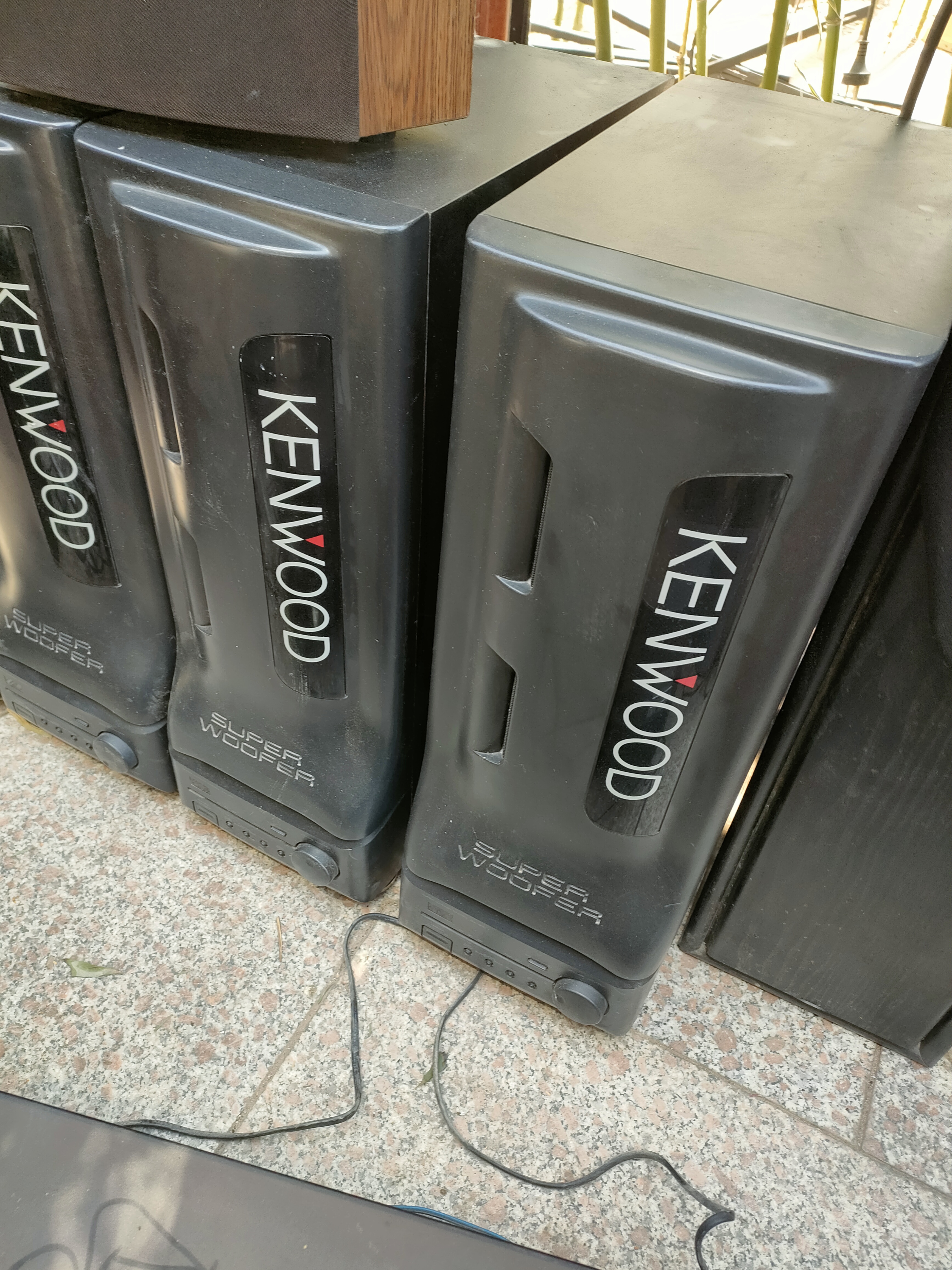 8新  建伍低音炮泡沫边要自己换！