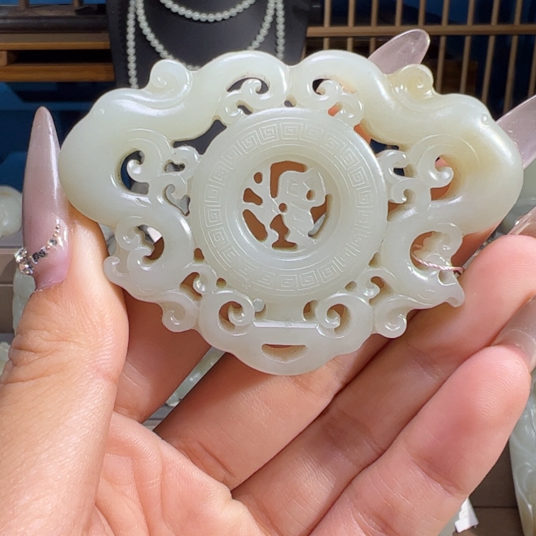 和田玉（糖玉）未镶嵌颈饰