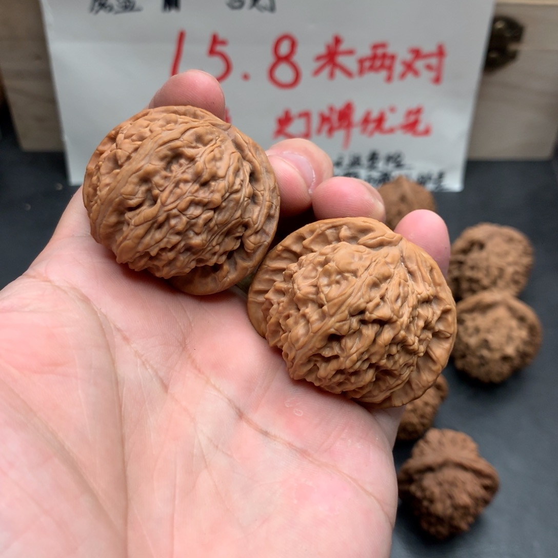 文玩核桃把件闷白