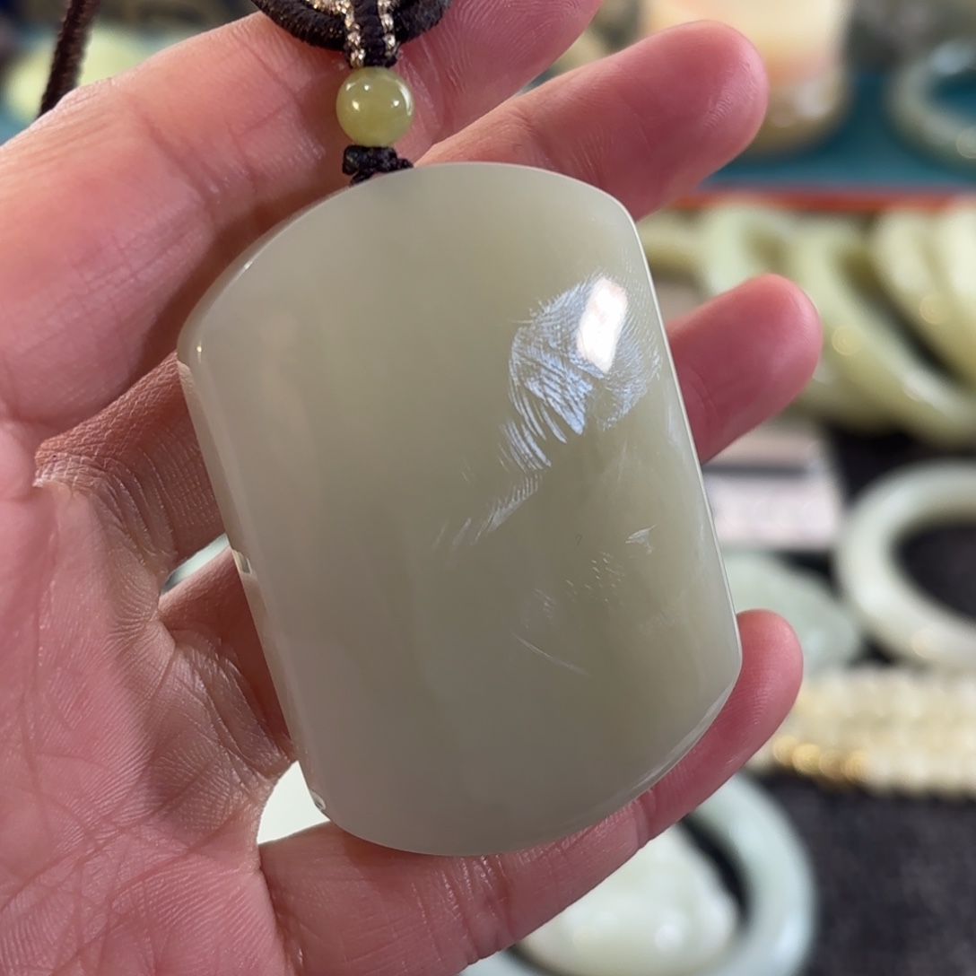 和田玉（糖玉）未镶嵌颈饰