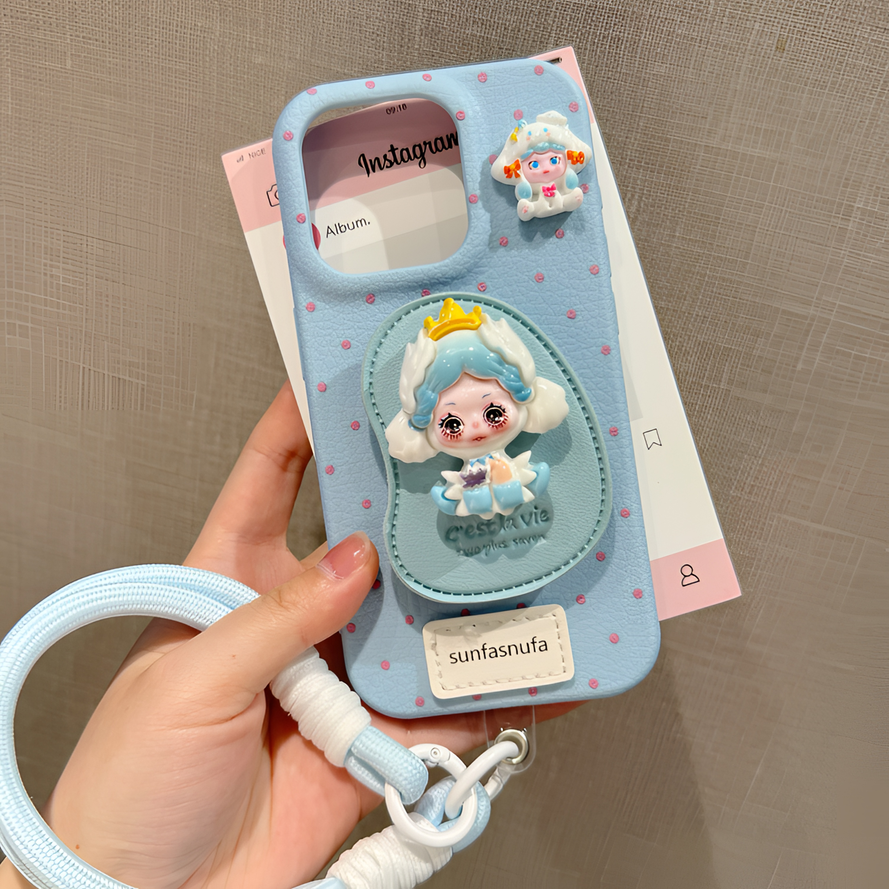 皮革朵拉支架手绳适用苹果16Promax手机壳华为荣耀/OPPO/vivo小米