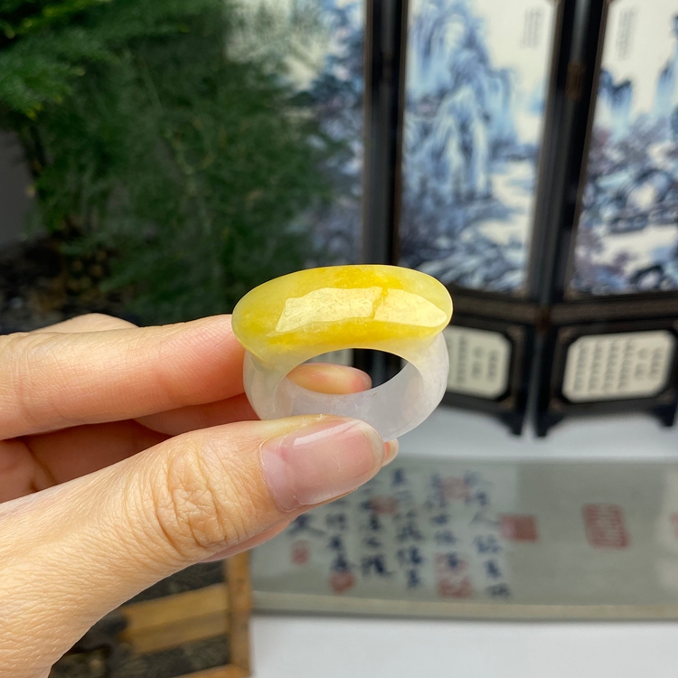 21.5鸡蛋黄马鞍戒戒指指圈 天然翡翠A货