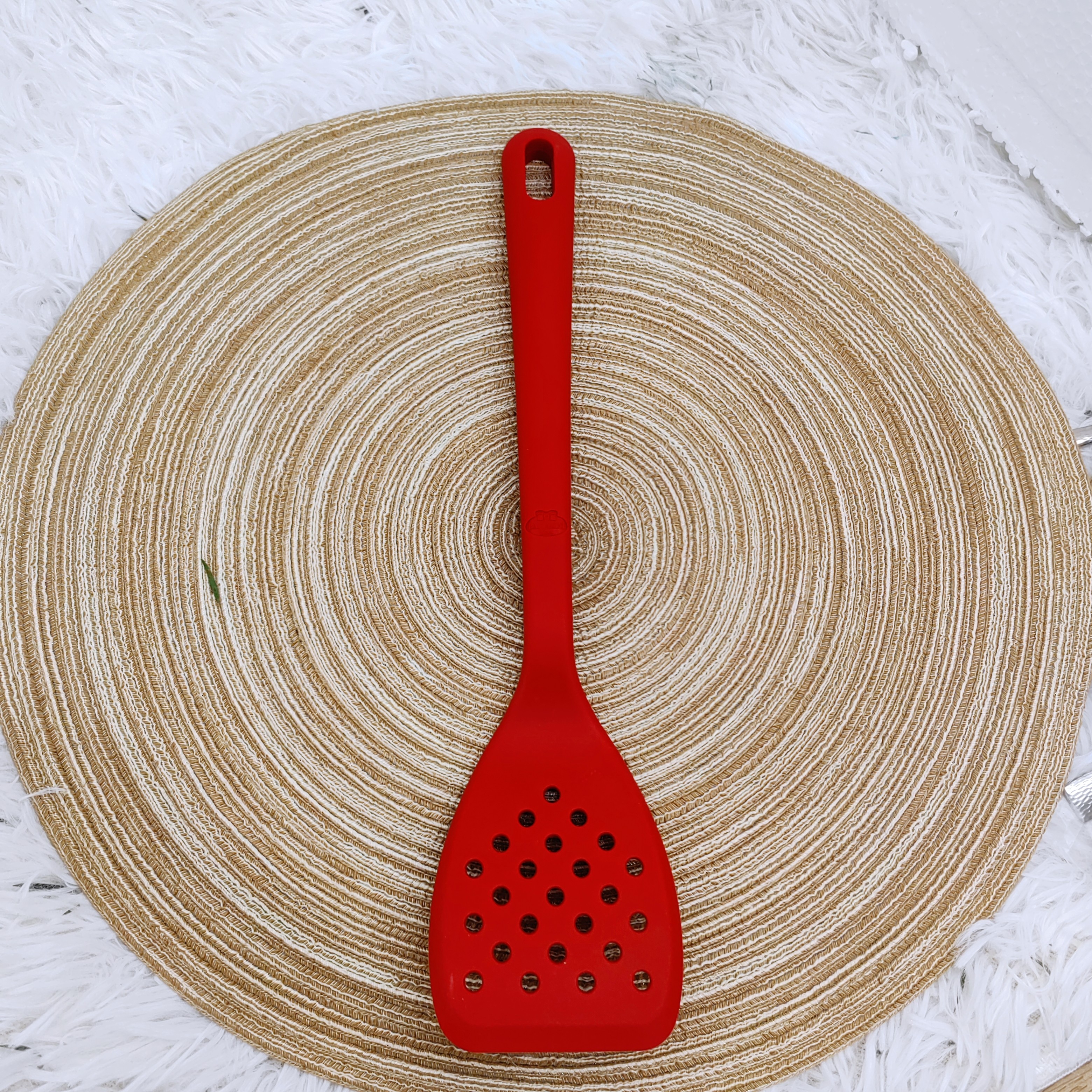 出意大利红色硅胶漏铲一支长度31.7㎝家用过滤铲子锅铲编织勺子