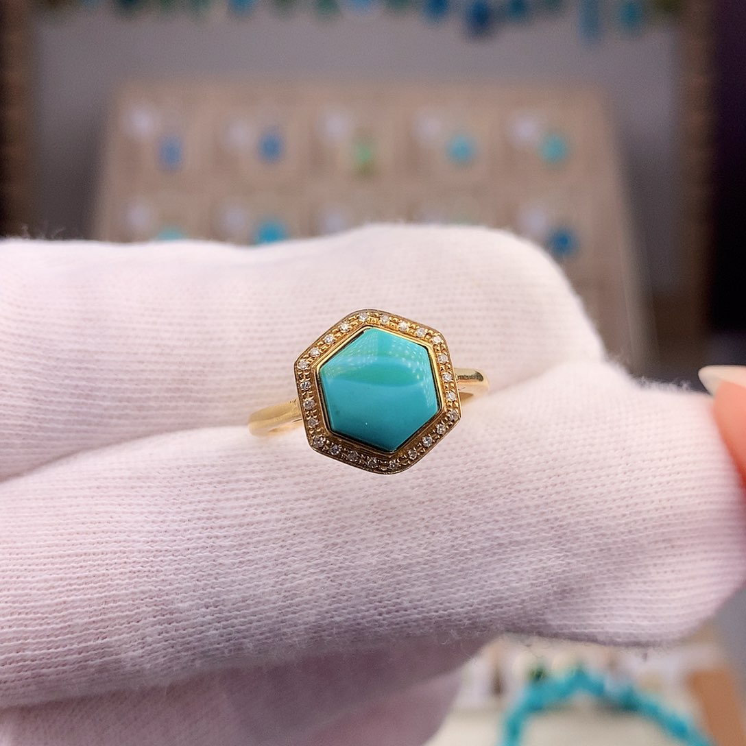 绿松石戒指18K金镶嵌逆**跑