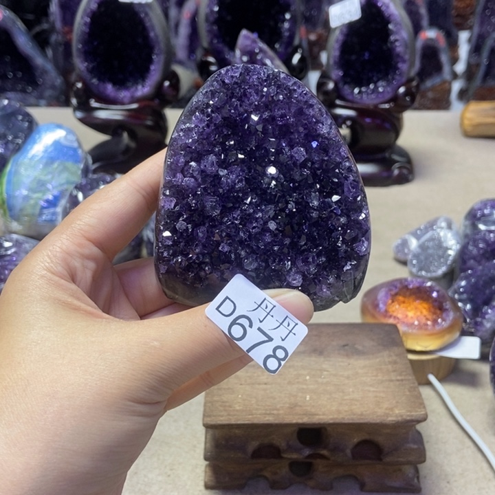 未镶嵌水晶大型摆件（非配饰）