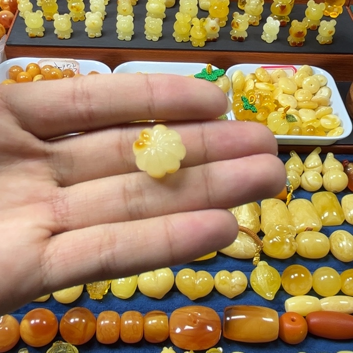 琥珀未镶嵌裸石卡16南瓜珠一颗