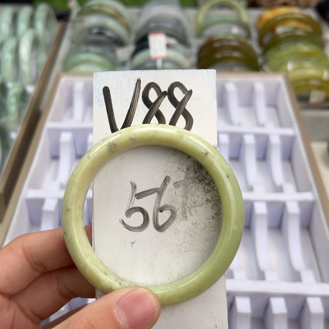 岫玉手镯未镶嵌天然岫玉微瑕