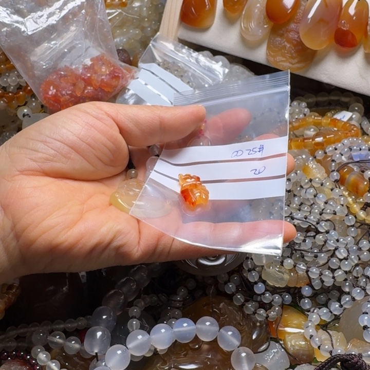 落***叶玛瑙/玉髓未镶嵌颈饰0025