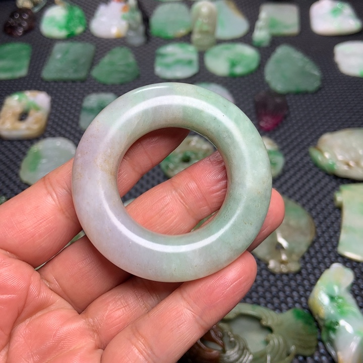 翡翠挂件未镶嵌洪**天