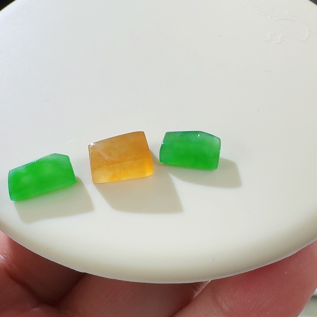 定制翡翠未镶嵌鑫****品买断打孔