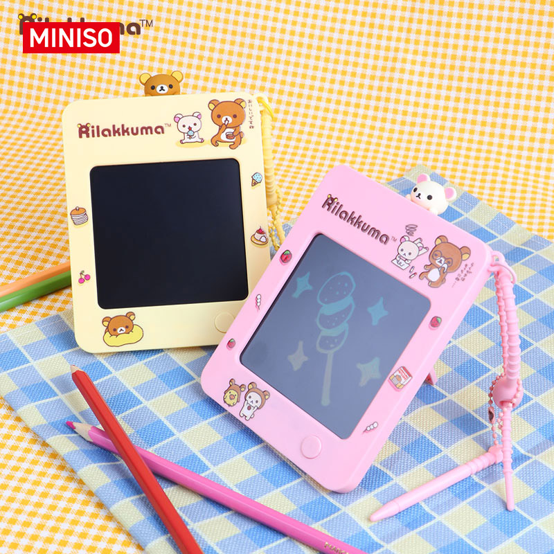 MINISO名创优品轻松小熊涂鸦画板系列挂件包包书包挂件钥匙扣