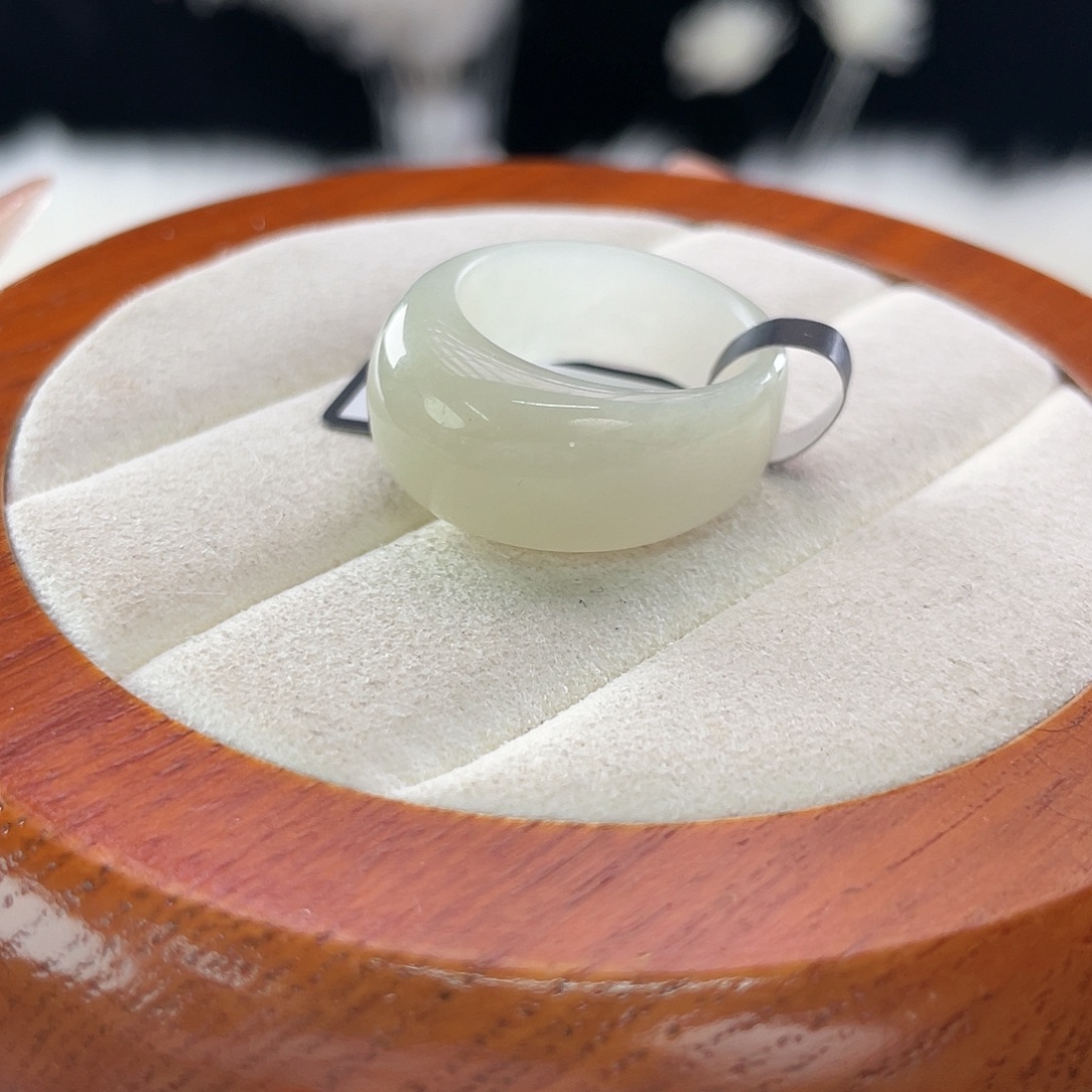 和田玉未镶嵌戒指l1。晴水馒头。18.1。不退换