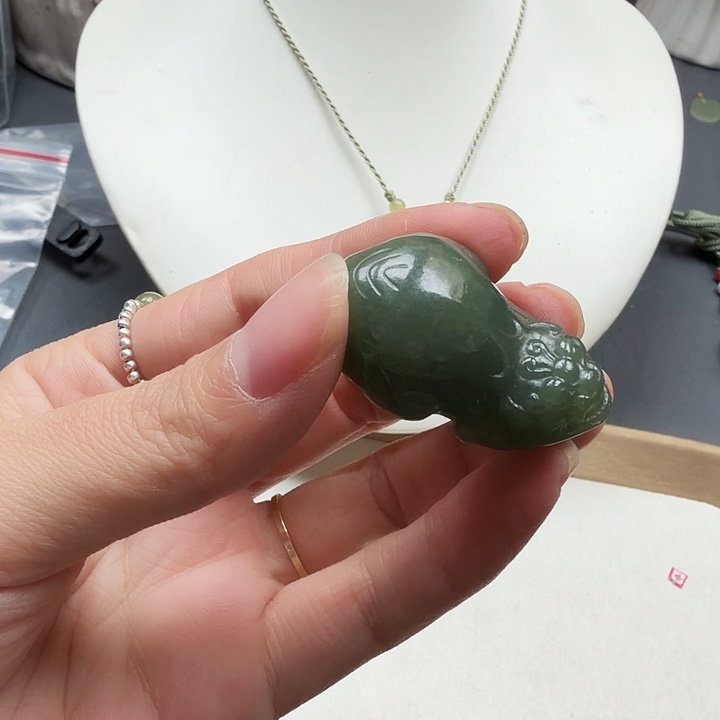 和田玉未镶嵌颈饰50