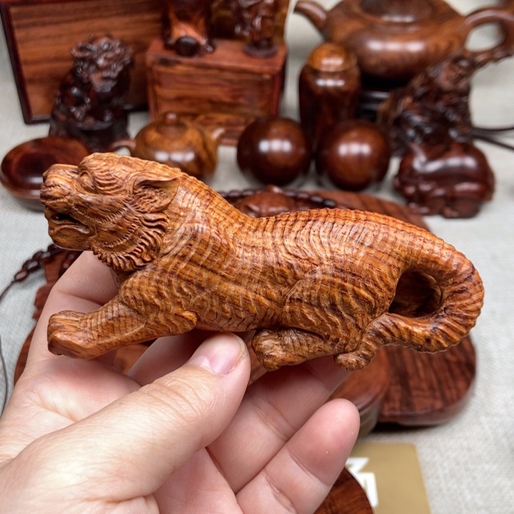 花梨木类端景台灯****?老虎