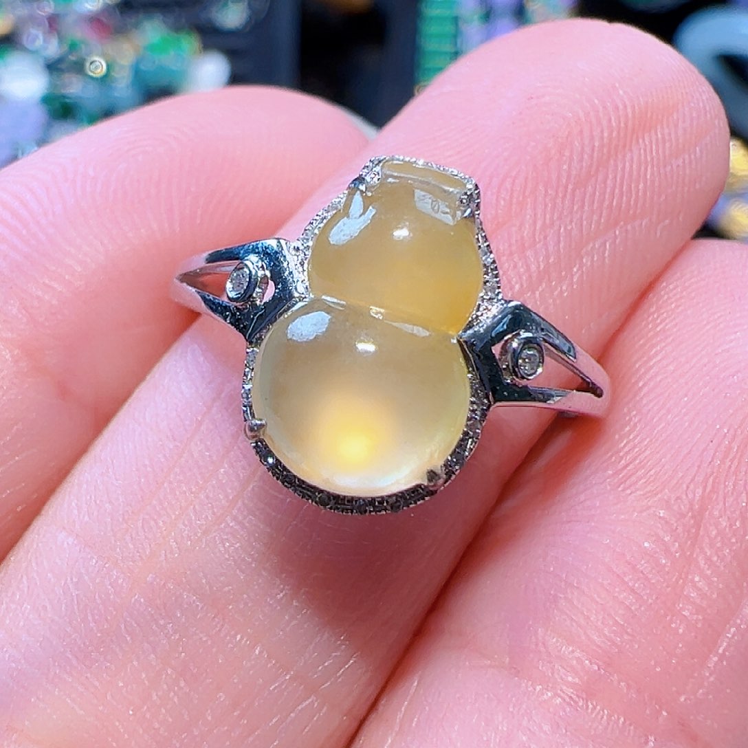 翡翠戒指18K金镶嵌签收后24小时鉴赏期