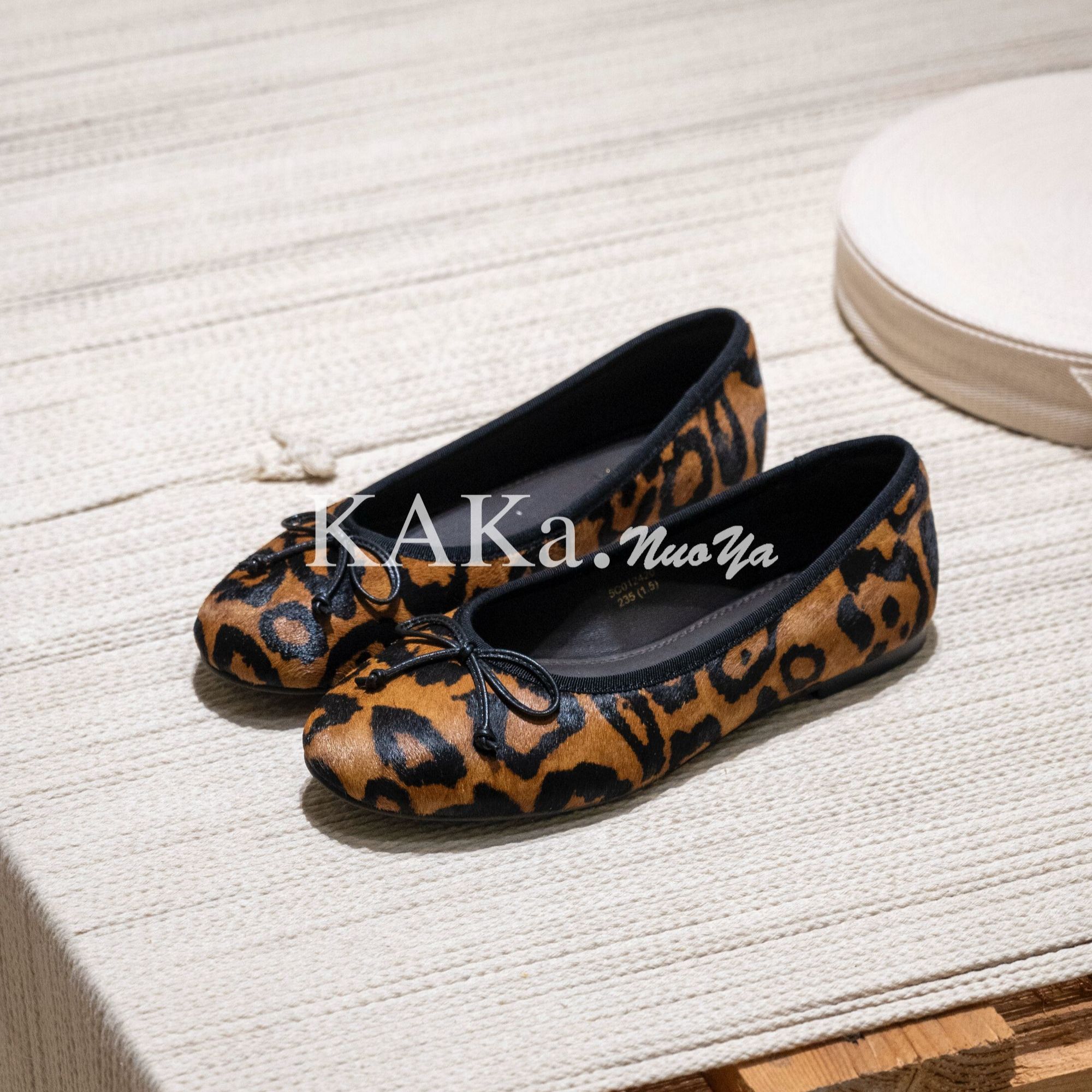 KAKA NUOYA卡卡诺亚 2420 时尚软底浅口蝴蝶结豹纹单鞋
