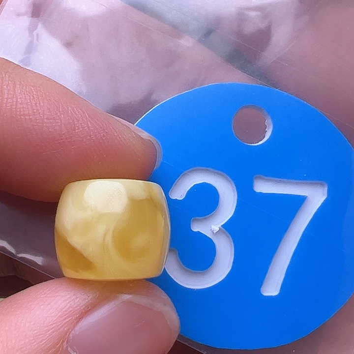 蜜蜡裸石未镶嵌微瑕12.6m m