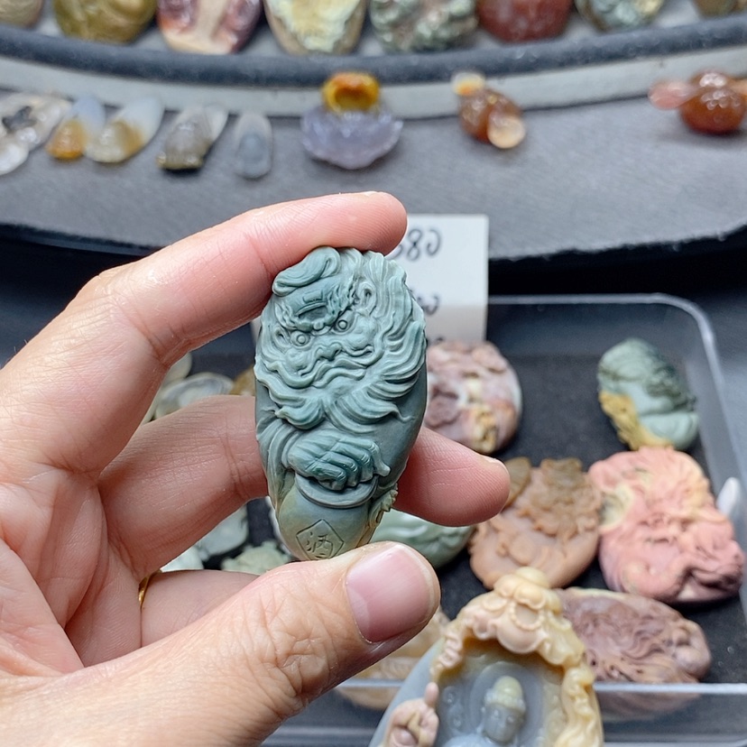 【闪购商品】定制石英质玉吊坠未镶嵌