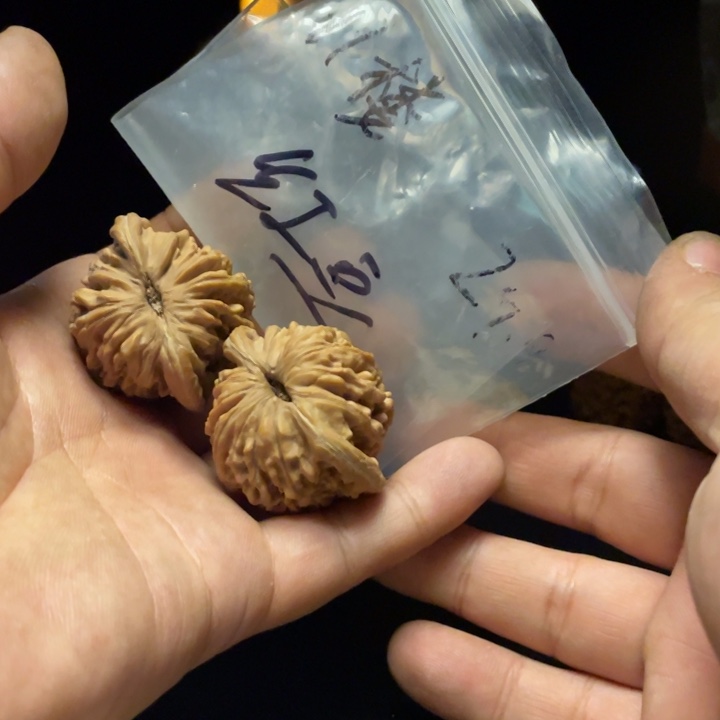 文玩核桃把件黑**豆四座楼