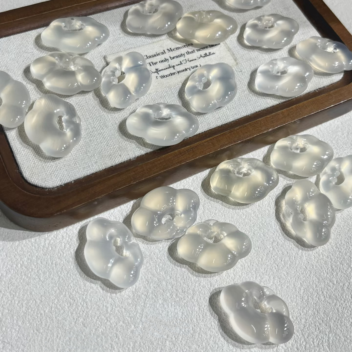 高冰种祥云锁玛瑙玉髓精美吊坠