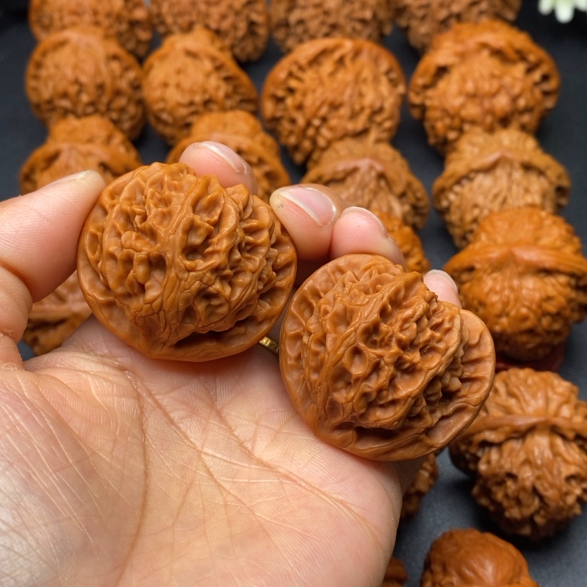 【闪购商品】文玩核桃把件40宫灯色差