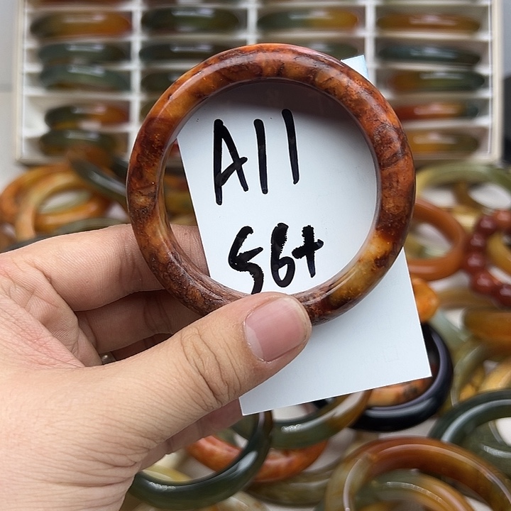 蛇纹石玉未镶嵌手镯