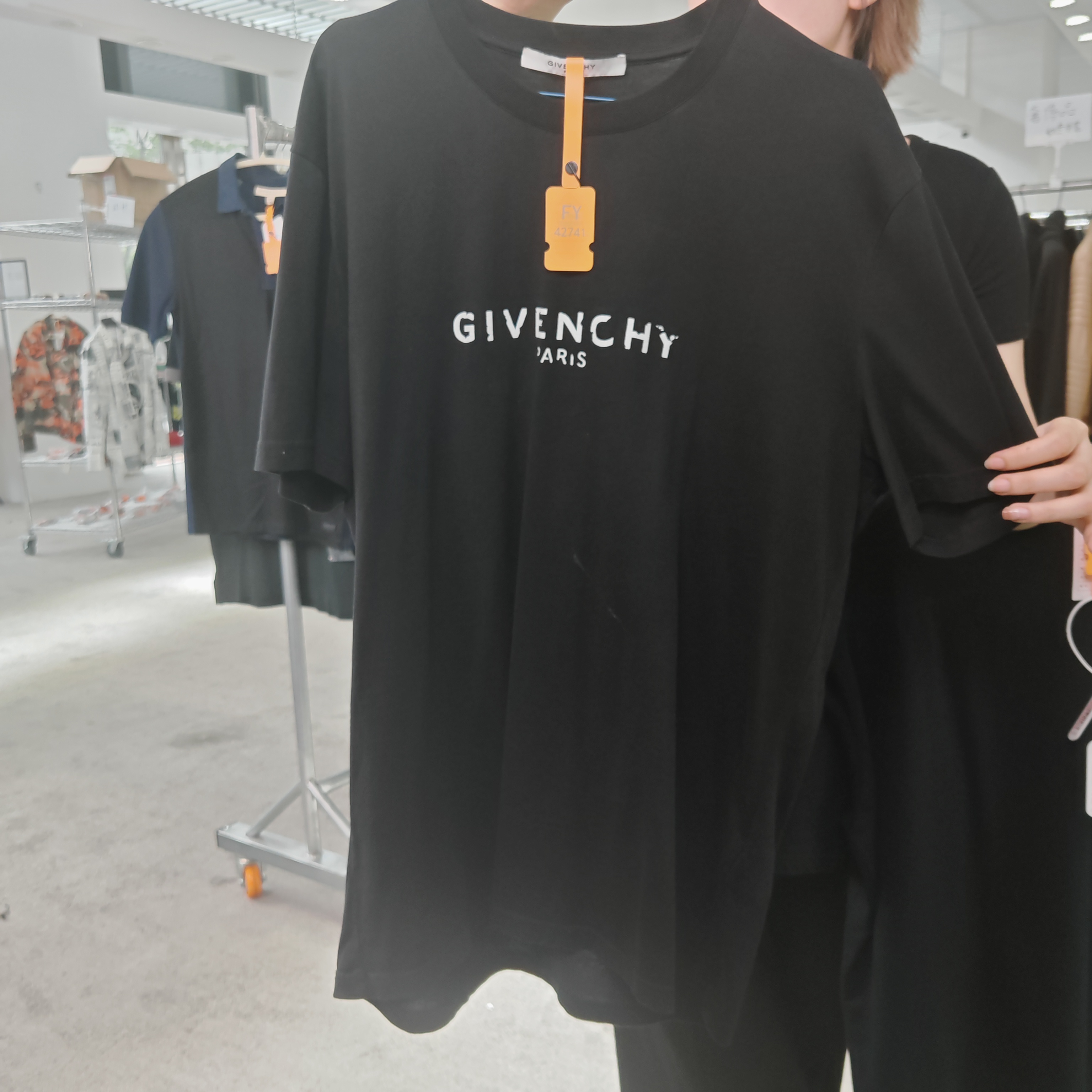 99新 Givenchy/纪梵希 黑色短袖  XL码 42741 白菜号