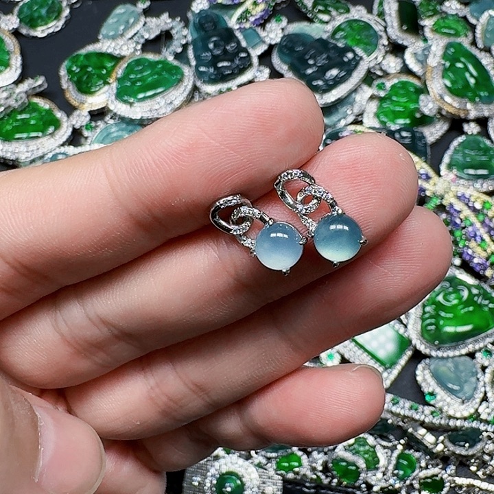 翡翠颈饰未镶嵌天然A货翡翠放漏