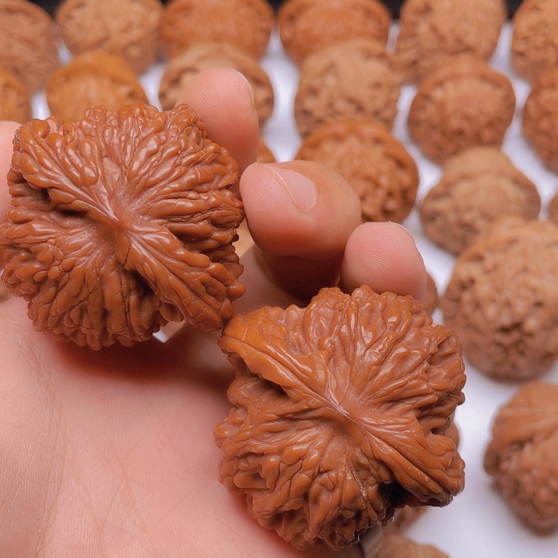 吊坠文玩核桃狮虎兽核桃