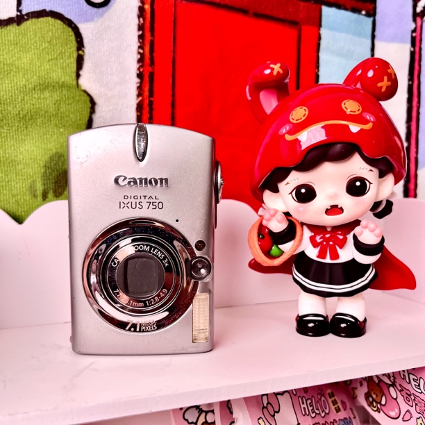 9新  佳能ixus750 710w像素 网红款 屏幕轻微瑕疵成色如图配件齐