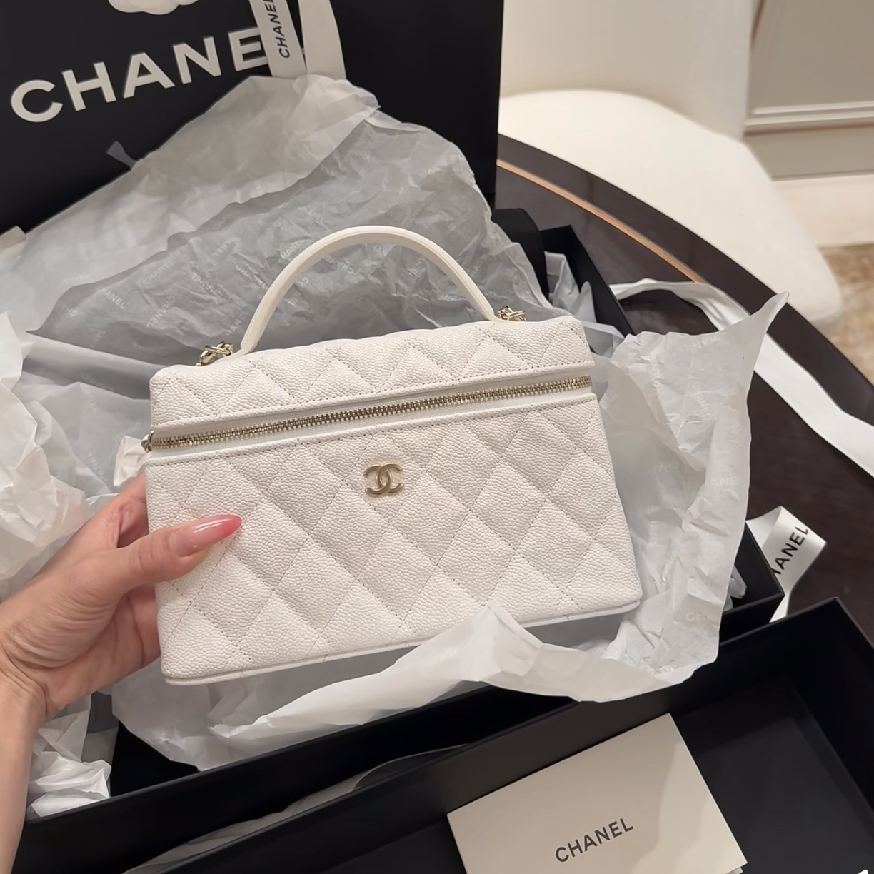 99新 Chanel/香奈儿 25年99新 lp饭盒白色牛皮单肩包 芯片款14406