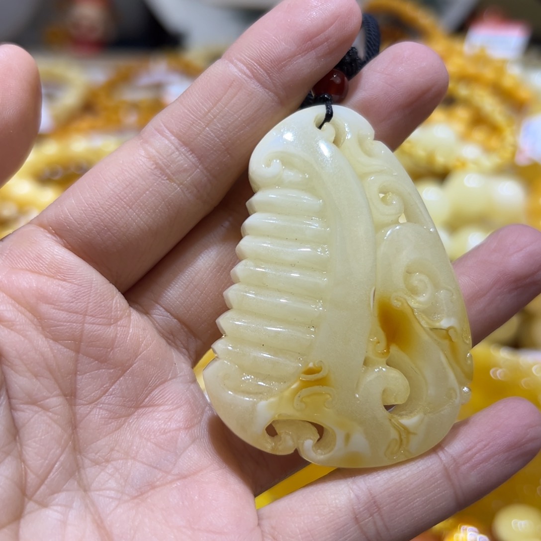 琥珀珠宝奇石未镶嵌