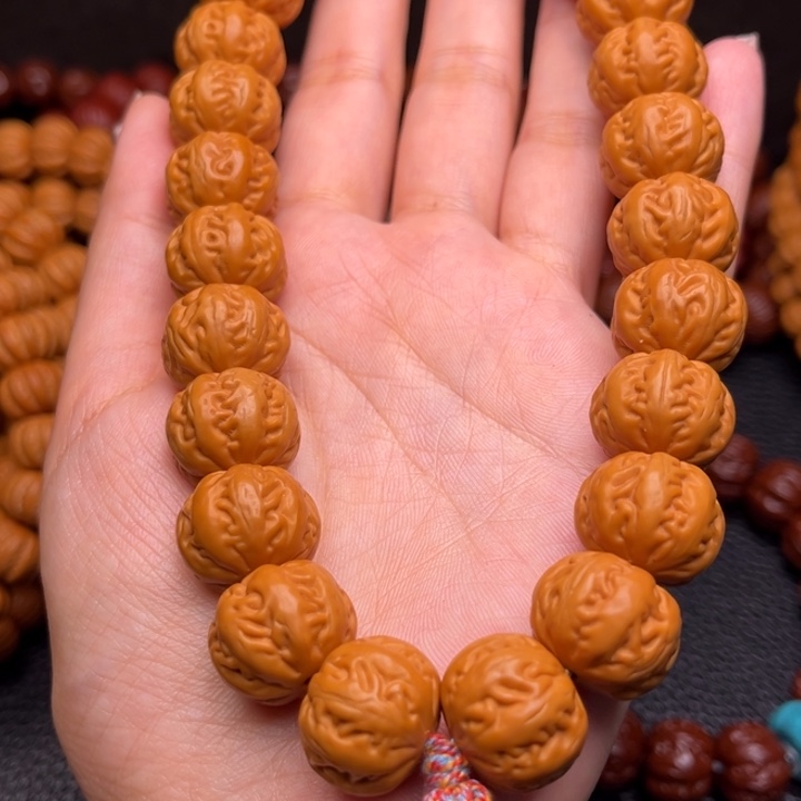 猴头核桃吊坠麻花手持